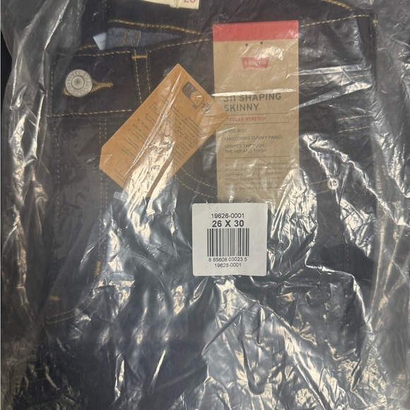 Levi's  Women’s 311 Skinny Jeans - Picture 2 of 2